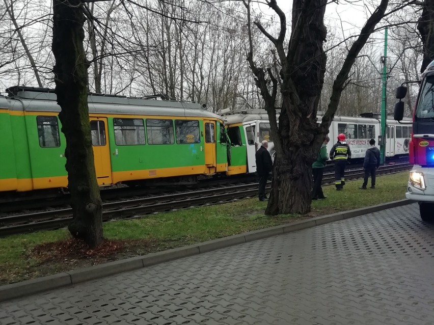 Dwie osoby są poszkodowane. To motorniczy tramwaju linii...