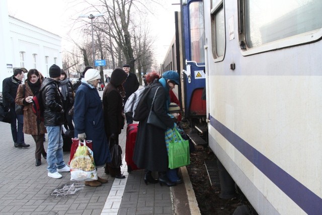 W przypadku, gdy spóźnienie pociągu przekroczy 120 minut, pasażer otrzyma połowę kwoty, jaką wydał na bilet