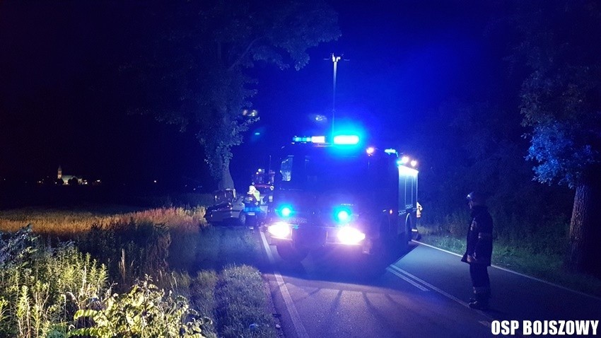 Wypadek w Bojszowach: 51-letni kierowca zginął na miejscu w...