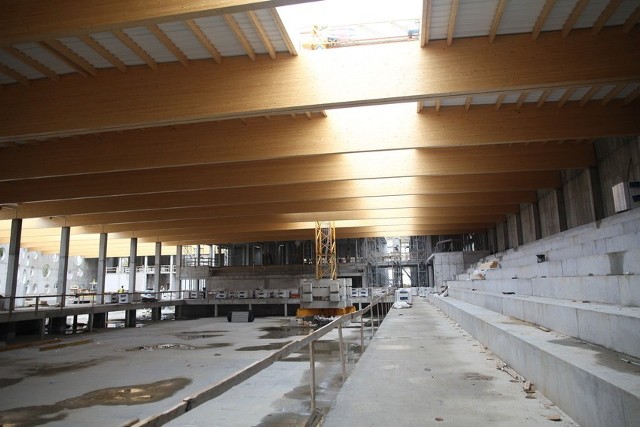 Budowa nowego basenu w Opolu w II kampusie politechniki przy ulicy Prószkowskiej. Październik 2012.