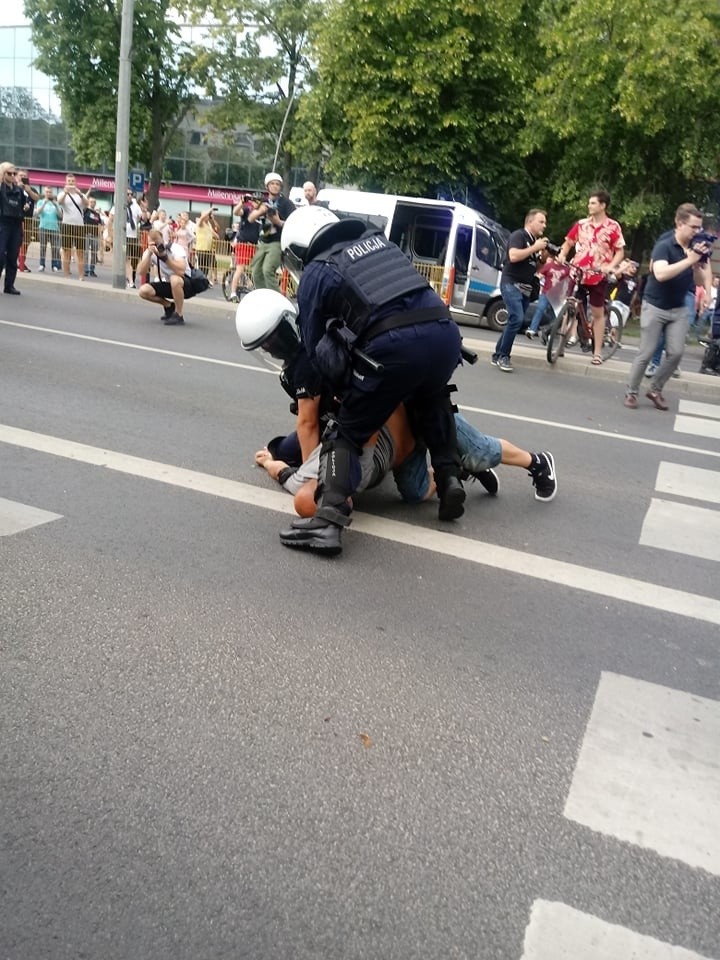 Marsz Równości w Białymstoku na żywo. Relacja live prosto z ulic Białegostoku (ZDJĘCIA,WIDEO)