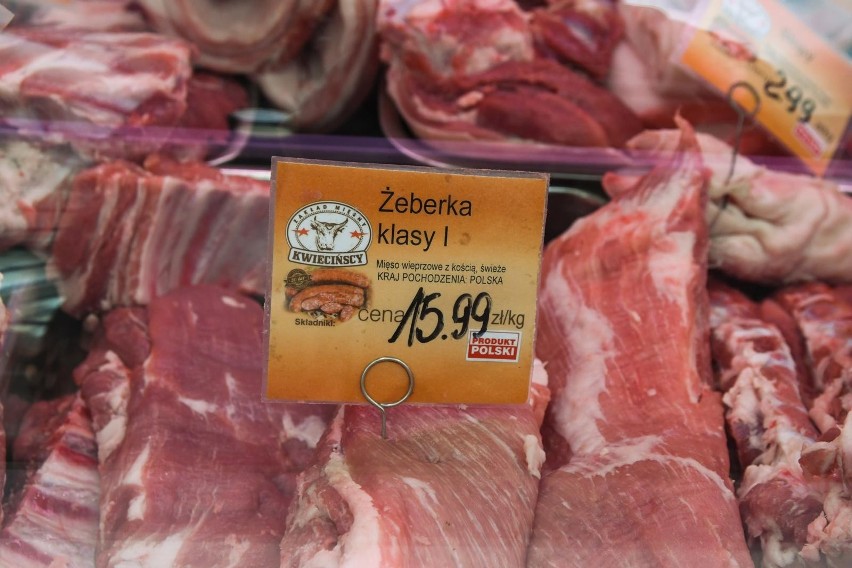 Odwrócone „paragony grozy” sprawiają, że branża mięsna jest na krawędzi opłacalności. Nie zjemy lokalnych wędlin?