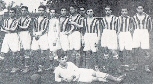 Drużyna piłkarska Żydowskiego Klubu Sportowego w 1923 roku