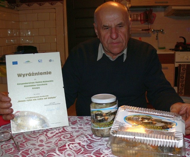 Stanisław Czechura, właściciel stawów hodowlanych z gminy Baranów Sandomierski zdobył w konkursie wyróżnienie. W Rzeszowie zaprezentował roladę z karpia według przepisu hrabiego Tarnowskiego i karpia w zalewie z cebulką.