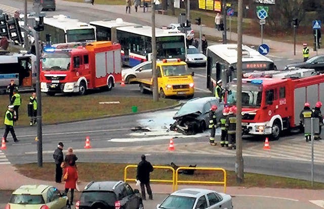 Na skrzyżowaniu Wyszyńskiego z Powstańców Wielkopolskich do wypadków dochodzi często, mimo zamontowanej  sygnalizacji świetlnej.