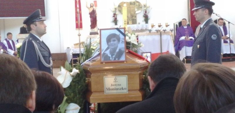 Rozpoczęła się msza pogrzebowa Justyny Moniuszko (relacja, zdjęcia)