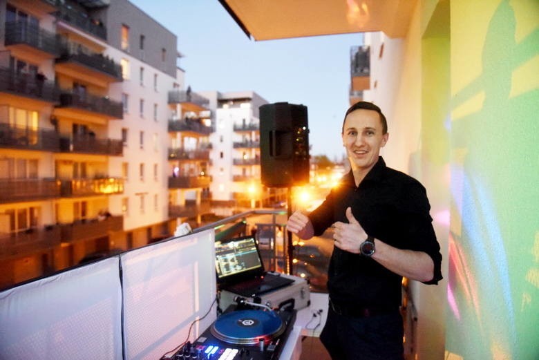 W piątek, 17 kwietnia 2020 r., DJ Mati – Mateusz Przysucha...