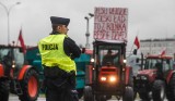 Protest rolników w Rzeszowie. AgroUnia zablokowała dwa ronda. Rolnicy domagają się rozmów z rządem [ZDJĘCIA]