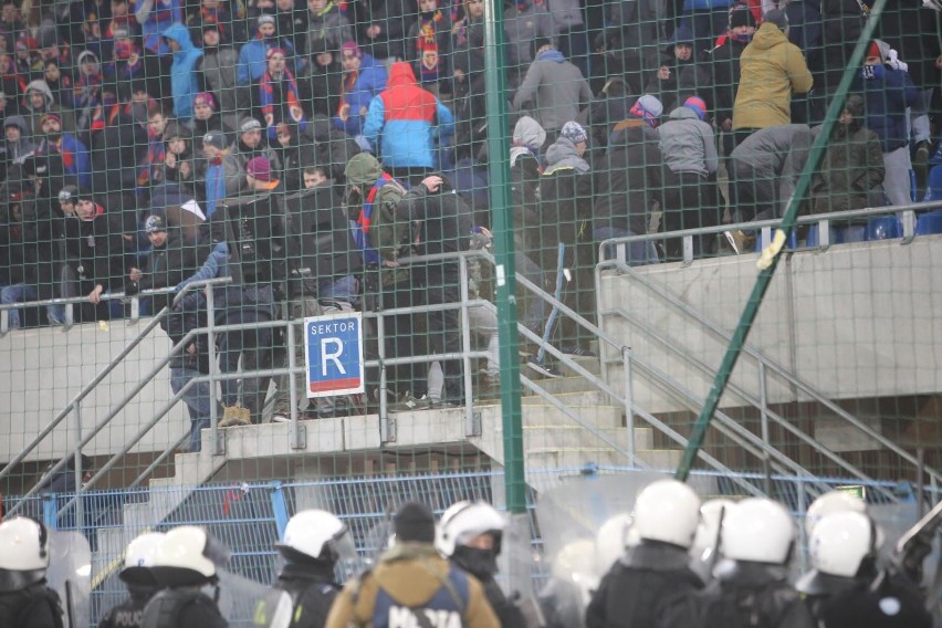 02.03.2018 rok. Piast - Górnik, derby przerwane w 81....