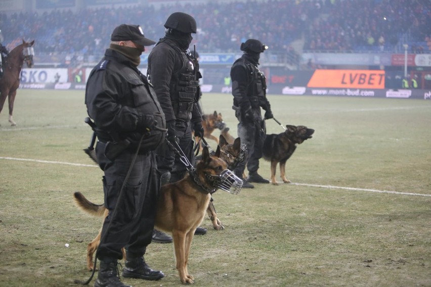 02.03.2018 rok. Piast - Górnik, derby przerwane w 81....