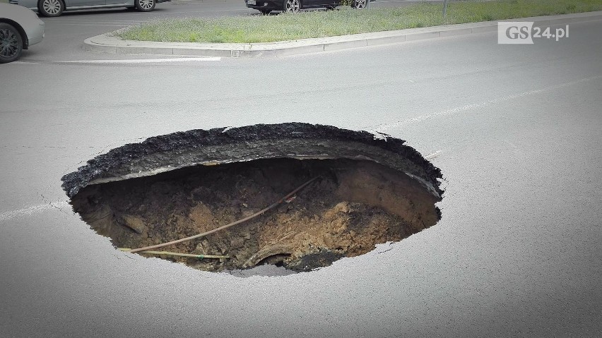 Wielka dziura w jezdni na ul. Wiosennej w Szczecinie! [ZDJĘCIA, WIDEO]