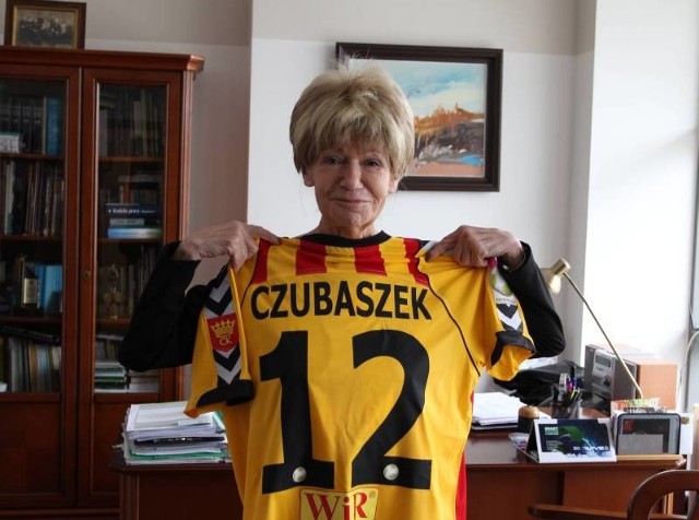Podczas spotkania 72-letnia Maria Czubaszek żartowała, że jest najstarszym kibicem Korony Kielce.