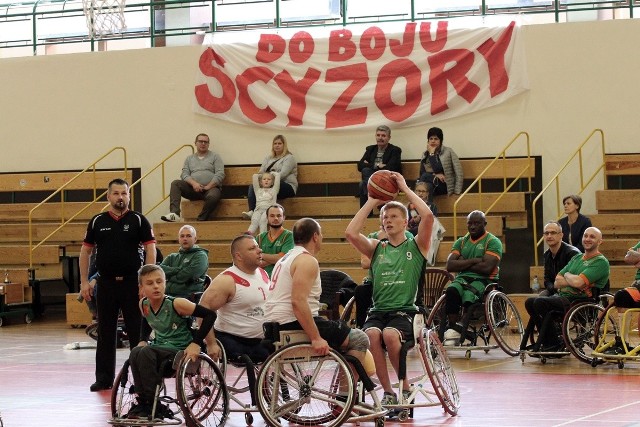 Koszykarze Pactum Scyzorów Kielce w meczu z arcytrudnym rywalem liczą na doping swojej publiczności