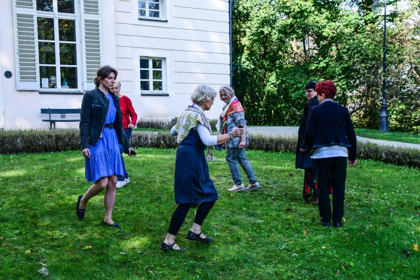 Celem akcji "Weekend seniora z kulturą" jest zachęcenie...