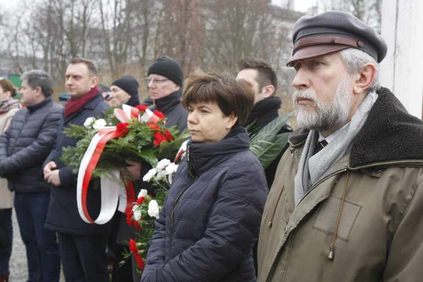 Uroczystość z okazji 79. rocznicy utworzenia Armii „Łódź” pod pomnikiem upamiętniającym jej żołnierzy