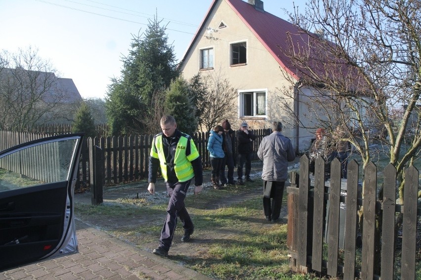 Tragedia w Krępicach. Nie żyją matka i syn. Zaczadzili się (ZDJĘCIA)