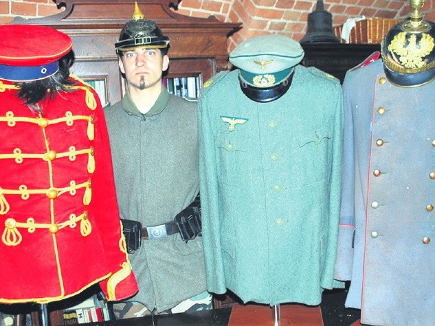 Prezentowane mundury to tylko cześć muzealnej kolekcji....