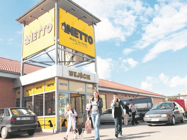 W tym roku sieć marketów Netto obchodzi swoje 16. urodziny. Z tej okazji kierownictwo postanowiło dodać pracownikom sto złotych brutto do zasadniczego wynagrodzenia.