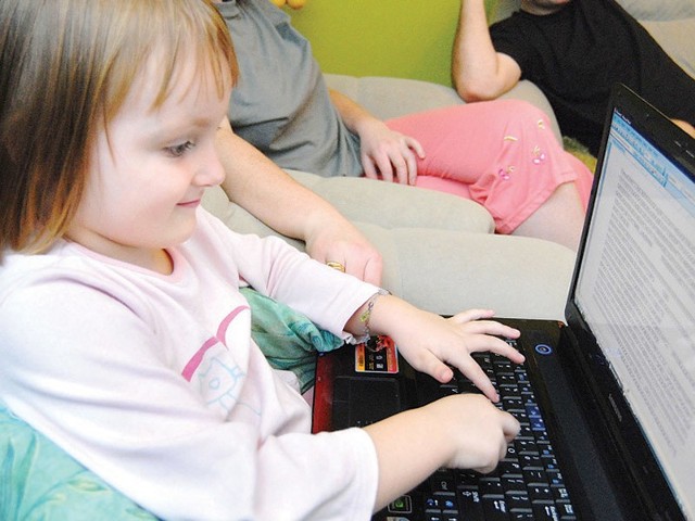 Kontrola korzystania z sieci ma sens u dziecka w wieku przedszkolnymi w początkowych klasach szkoły podstawowej.