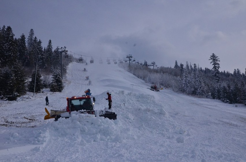 Ratownicy TOPR-u ćwiczyli odkopywanie ludzi spod śniegu [ZDJĘCIA]