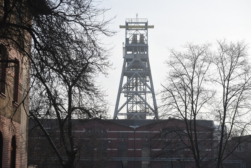 Strajk w kopalni Bobrek-Centrum w Bytomiu: Protestuje ponad 30 górników [ZDJĘCIA]