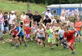 Młyn Trail Michałowice. Biegi dla dorosłych z zawodami dla dzieci. Najmłodsi pokonali trasę z przeszkodami