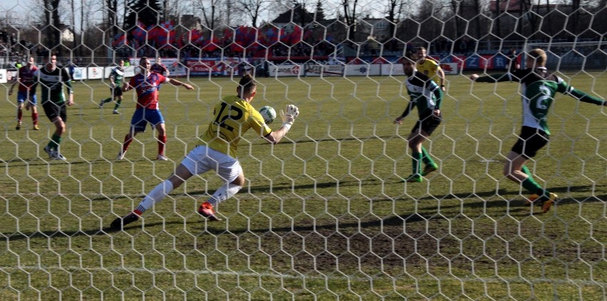 Raków Częstochowa - GKS Bełchatów 0:1 Zawód na inaugurację rundy wiosennej drugiej ligi [ZDJĘCIA]