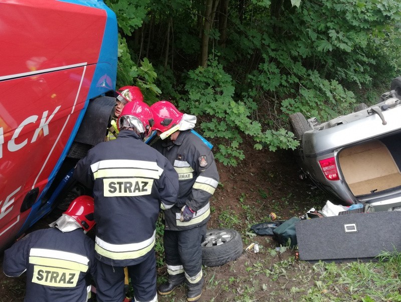 Gąski. Groźny wypadek. Fiat uderzył w skodę (zdjęcia)