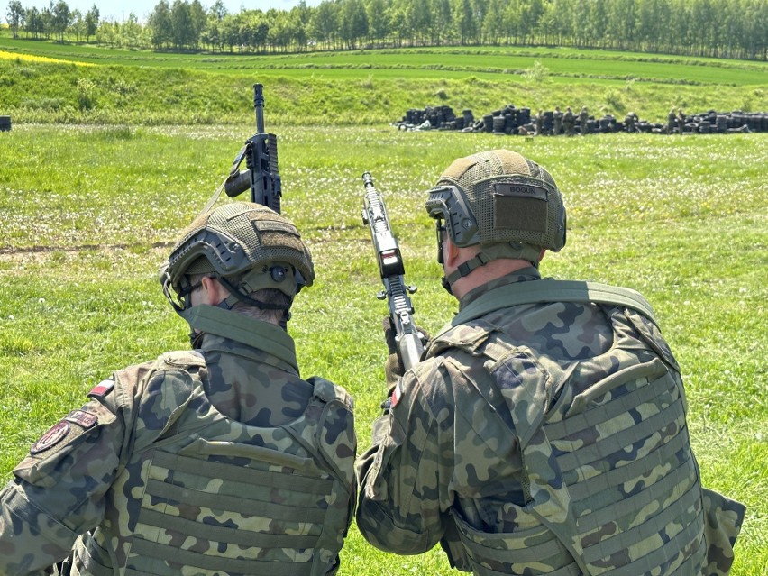 Wizyta dowódcy estońskich wojsk. Podkarpaccy terytorialsi pokazali jak ćwiczą na strzelnicy w Maleniskach [ZDJĘCIA, WIDEO]