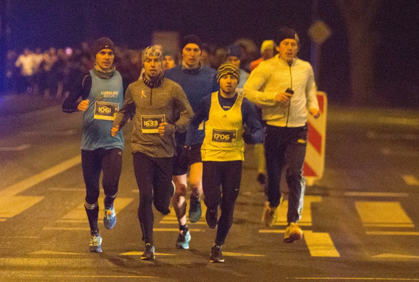 Trzecia Dycha do Maratonu 2018. Nocne marki biegowe w akcji (ZDJĘCIA, WIDEO)