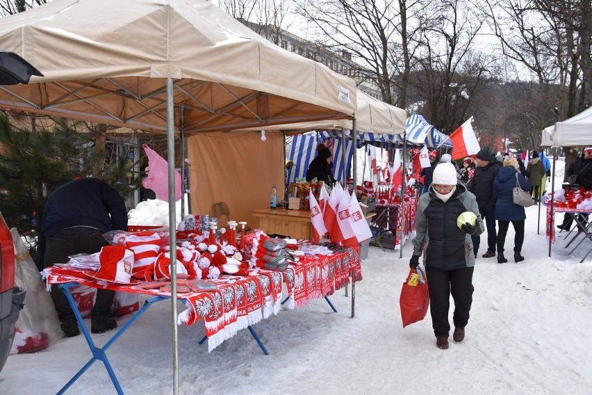 Zakopane: Pucharowe szaleństwo zaczyna się wieczorem, ale pierwsi kibice skoków są już w mieście [ZDJĘCIA]