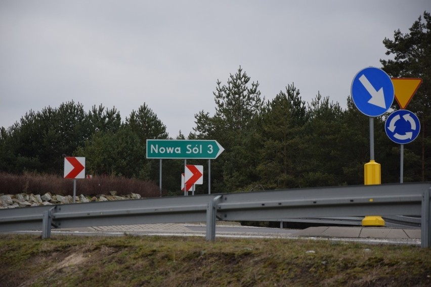 W pobliżu Ronda Województwa Lubuskiego w Nowej Soli stanie...