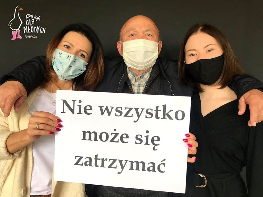 Wolontariusze z powiatu białobrzeskiego pomagają walczyć z epidemią koronawirusa. Dostali dotację od "Koalicji dla Młodych"