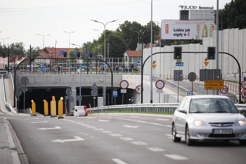 Komunikaty z tunelu Trasy Łagiewnickiej męczą mieszkańców