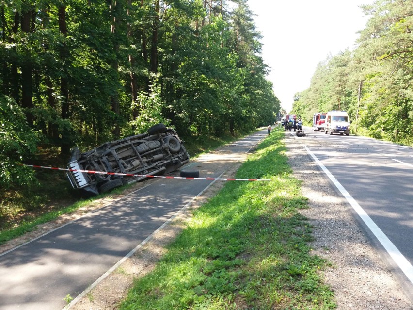 Wypadek w Augustowie, zderzyły się dwa volkswageny - passat...