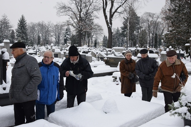 Nowy Sącz. Pamiętali o czwartej rocznicy śmierci premiera Józefa Oleksego [ZDJĘCIA]