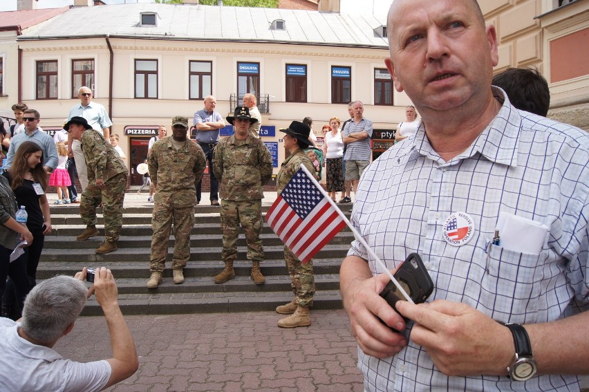 Amerykańscy żołnierze gorąco powitani w Tarnowie