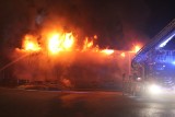 Olbrzymi pożar w Olkuszu. Dworzec PKS doszczętnie spłonął. Akcja gaśnicza trwała około sześć godzin. Zobacz zdjęcia i film