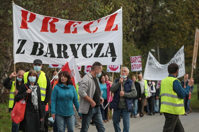 Protest przeciwko wysypisku w Baryczy.