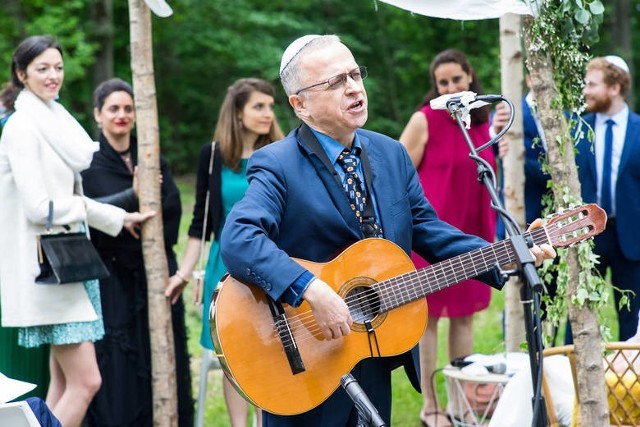Jan Białęcki śpiewa również w języku hebrajskim