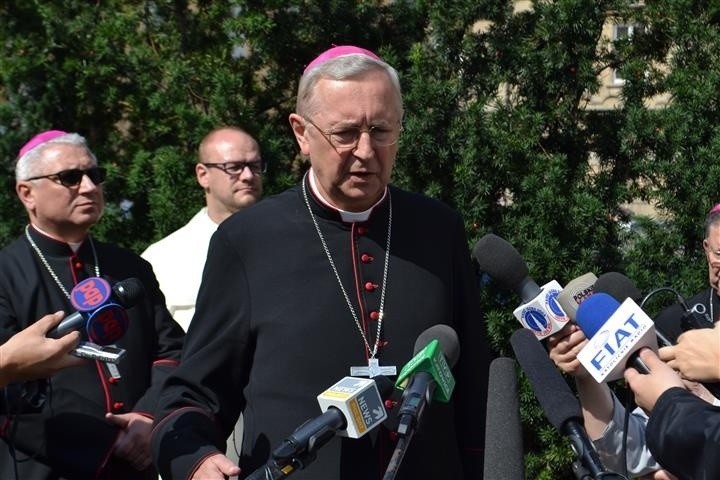 Jasna Góra: Abp Gądecki: Kościół nie może być elastyczny w sprawach in vitro!