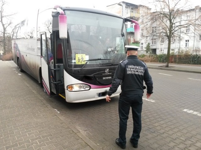 Inspektorzy oraz policja przyjadą i sprawdzą stan pojazdu, którym dzieci wyjeżdżają na ferie.