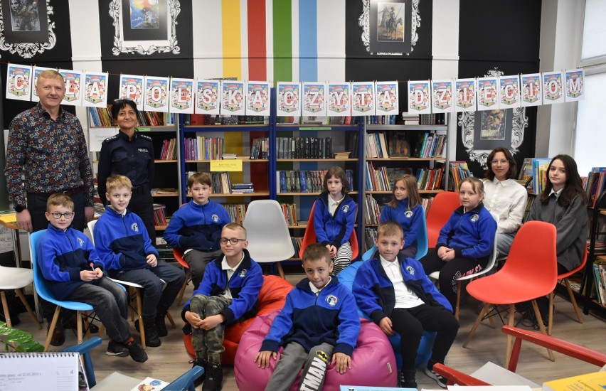 Cała Polska czyta dzieciom - akcja w SP1 w Człuchowie