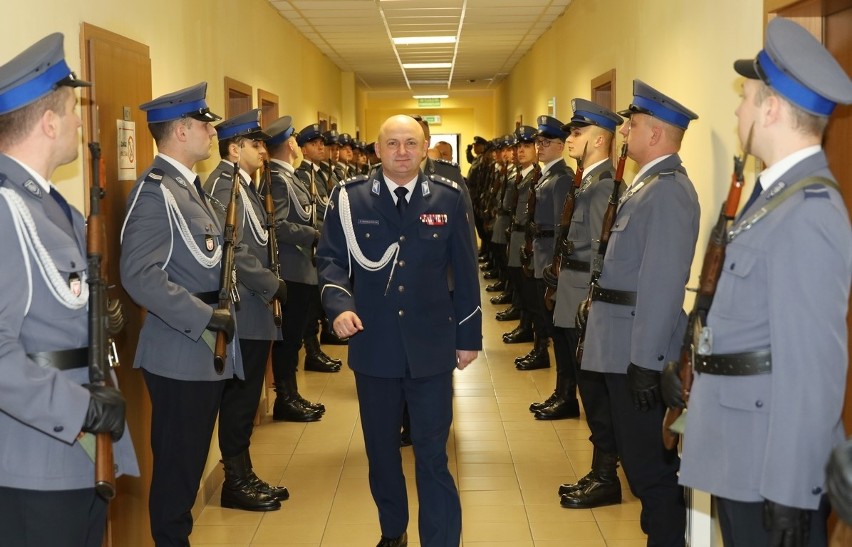 We wtorek komendant Zbigniew Mikołajczyk pożegnał się z...