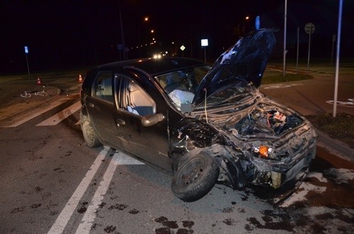 Wyszków. Zderzenie na skrzyżowaniu, 28.02.2020. Trzy osoby trafiły do szpitala. Zobaczcie zdjęcia