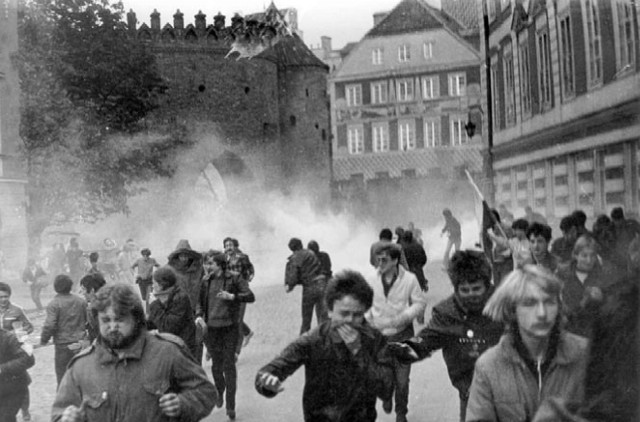Starcia demonstrantów z milicją na warszawskiej Starówce, 3 maja 1982 r.