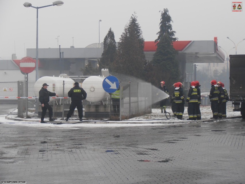 Groźny wyciek gazu na stacji paliw w Sosnowcu. Zdjęcia...