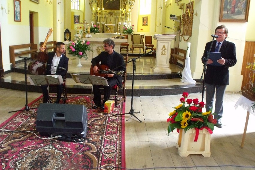 Wirtuozi gitar klasycznych z Włoch dali koncert w Lasocinie [ZDJĘCIA]      