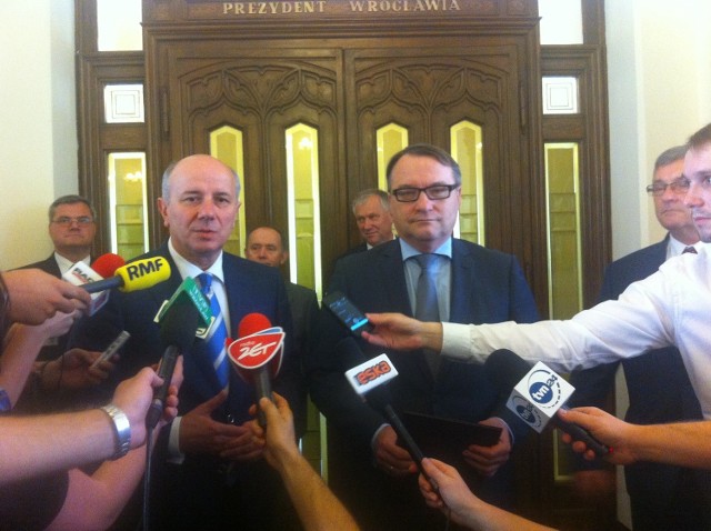 Wiceprezydent Adam Grehl i minister sprawiedliwości Marek Biernacki opowiadali o nowej inwestycji