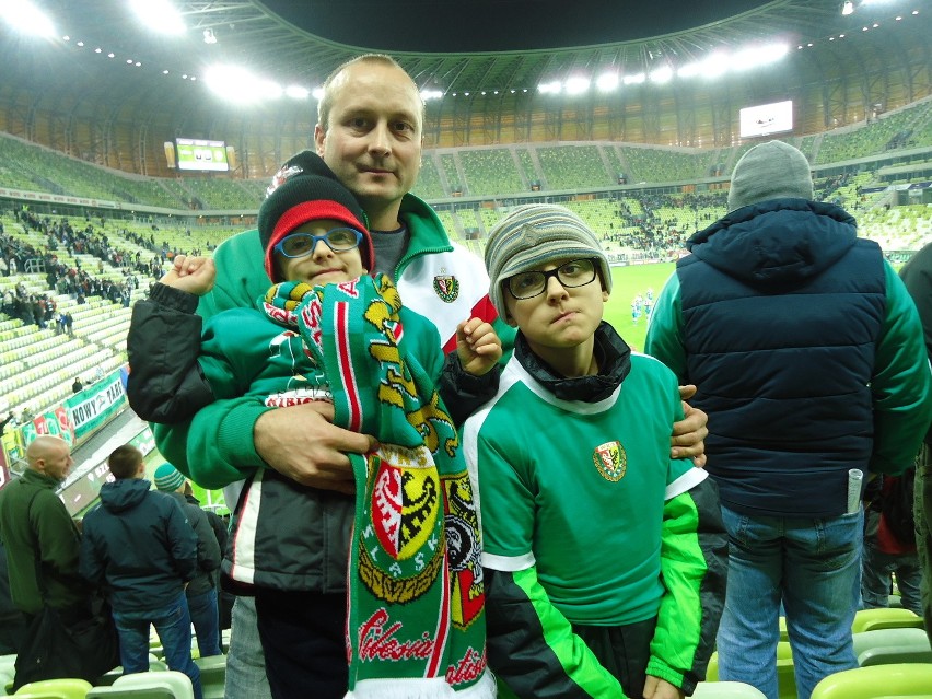 Pan Marcin z synami Kubą (9 lat) i Łukaszem (5 lat) podczas...
